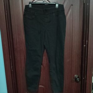 Stylish Black Cropped Jeans for Women